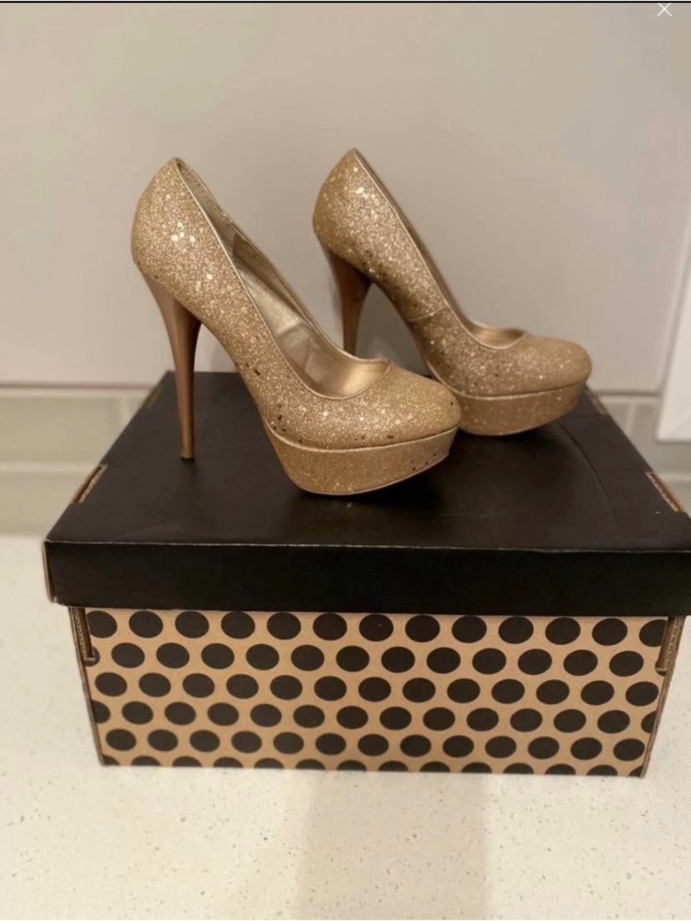 NWOT QUPID Gold Glitter Platform High Heels